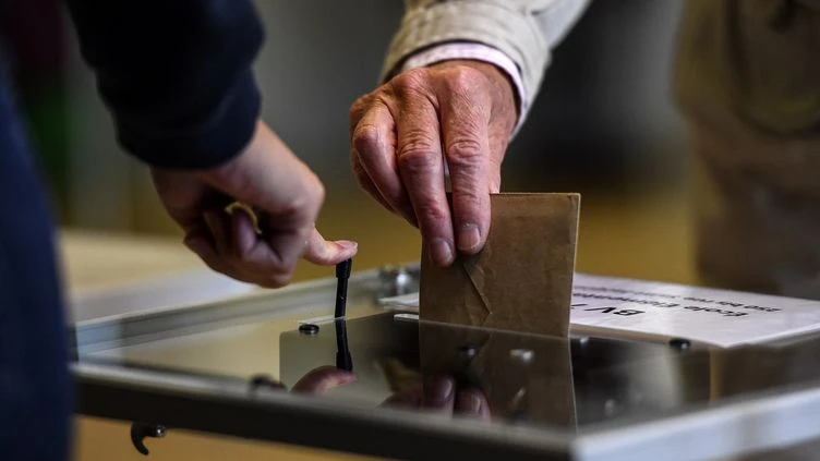 Élections régionales et départementales : quels sont les enjeux des scrutins ?