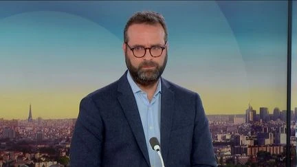 Automobile : “Comme l’ensemble du marché auto est à la baisse, c’est donc aussi le cas du véhicule électrique”, analyse le spécialiste des transports Arnaud Aymé.