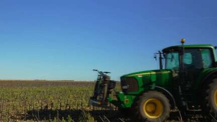 Mobilité : deux Vendéens proposent une alternative verte à certains déplacements en tracteur