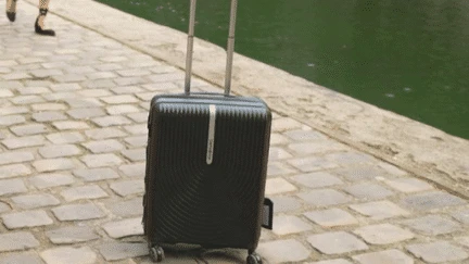 Consommation : la valise à roulettes, l'objet fétiche des touristes