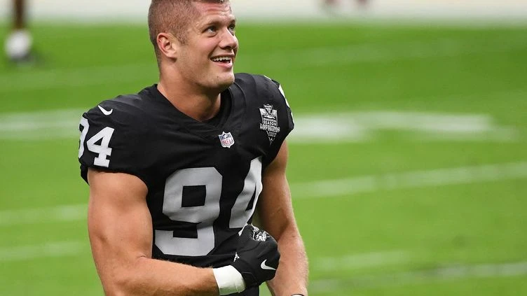 Football américain : Carl Nassib dévoile son homosexualité et fait date dans l'histoire de la NFL