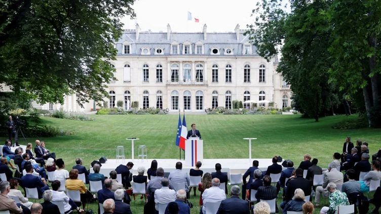Climat : le référendum sur la Constitution aura-t-il lieu ? L'Elysée assure que le projet 