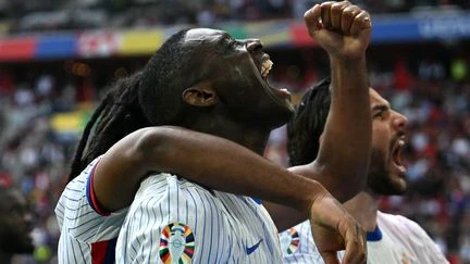 Des beaux Bleus quand ils jouent moche, nouvelle union contre le RN et des rappeurs se mobilisent : ça dit quoi ce 2 juillet ?