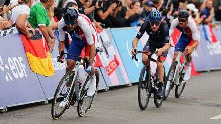 Paralympiques 2024 : Thomas Peyroton-Dartet prend la médaille d'argent et Alexandre Léauté le bronze sur la course en ligne en cyclisme