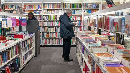 Frais de livraison : le Médiateur du livre émet un avis sur la gratuité que souhaite Amazon