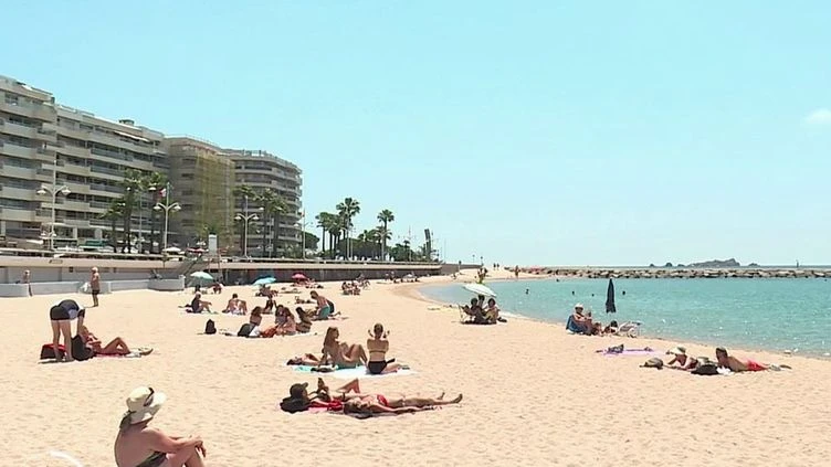 Santé : les dermatologues mettent en garde contre une exposition excessive au soleil