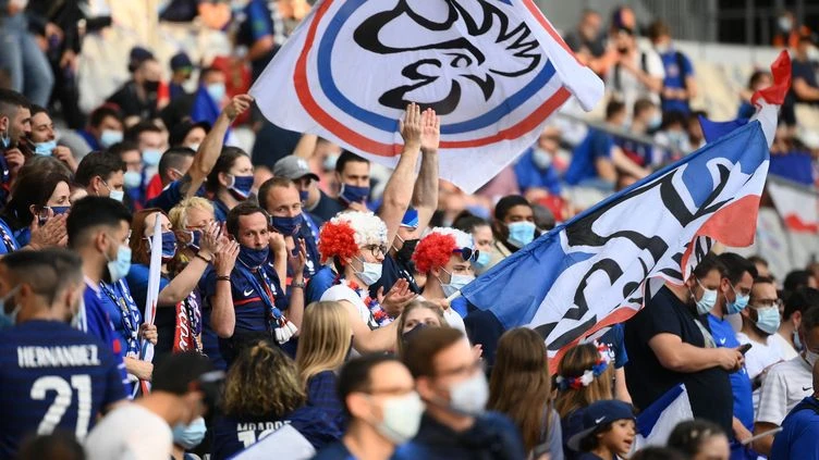 Euro 2021 : Les mesures sanitaires ont-elles été respectées lors du dernier match de préparation des Bleus au Stade de France ?