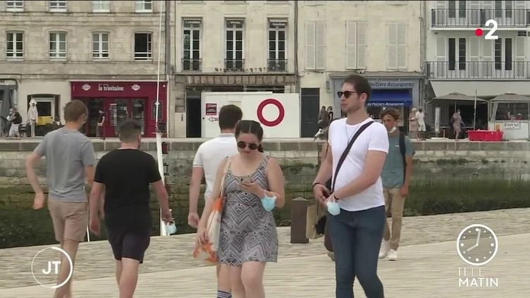 Covid-19 : fin du masque obligatoire en extérieur