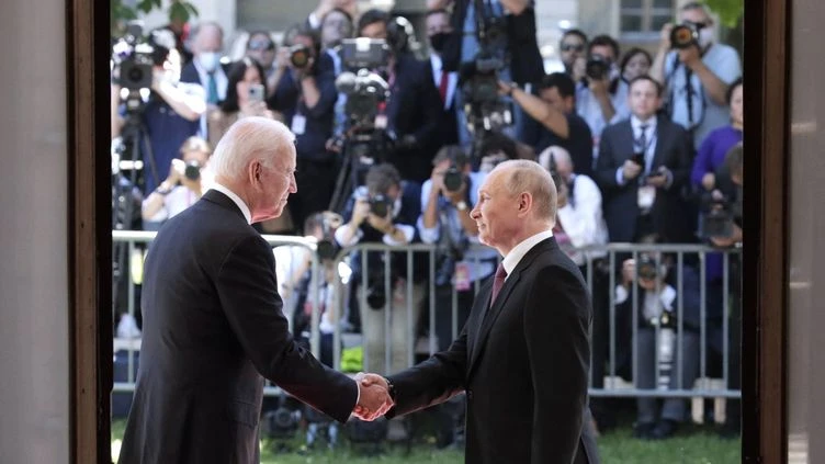 Le sommet entre Biden et Poutine sonne 