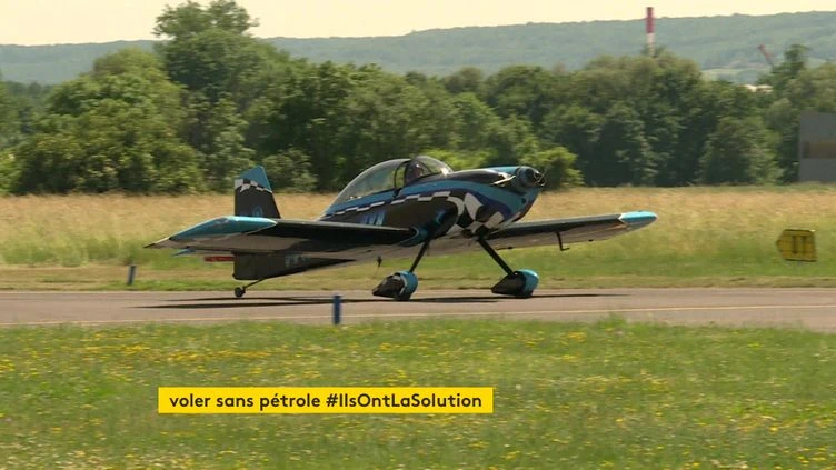 Première mondiale en Champagne : un avion a réussi à voler avec un biocarburant issu de jus de betterave
