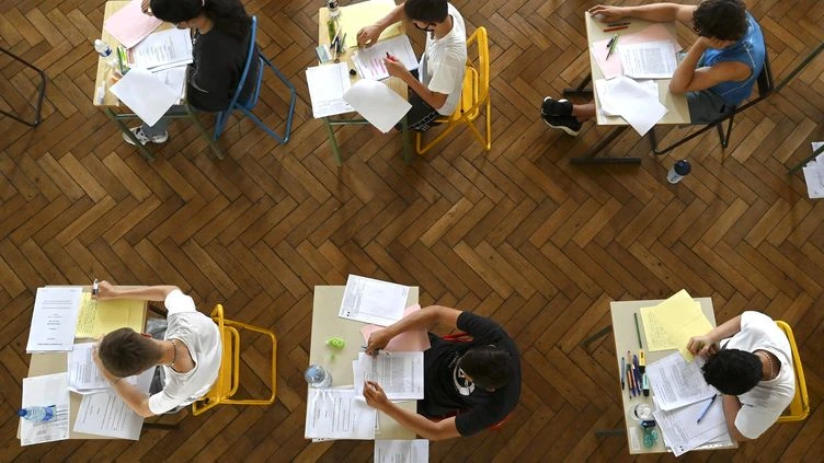 Grand oral du bac 2021 : jurys absents, retards, remplacements... Lycéens et professeurs racontent les couacs de la première journée