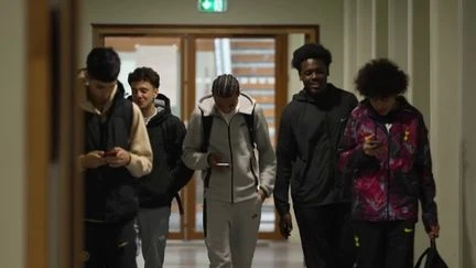 Exposition des jeunes aux écrans : la solution efficace d'un lycée en Seine-Saint-Denis