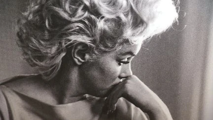 Derrière le mythe, redécouvrir la femme : à Toulouse une exposition photo dresse un portrait sensible de Marylin Monroe