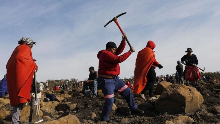 Afrique du Sud : des milliers de personnes rêvent de trouver des diamants bruts dans une province de l'Est du pays