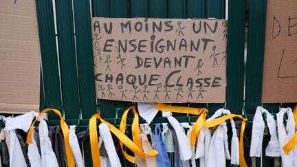 Pénurie d'enseignants : pourquoi l'idée de Michel Barnier de faire appel aux professeurs retraités volontaires ne fait pas l'unanimité