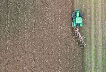 Exploitations plus grandes, pauvreté élevée et poussée du bio… Ce qu'il faut retenir du nouveau panorama de l'agriculture française dévoilé par l'Insee