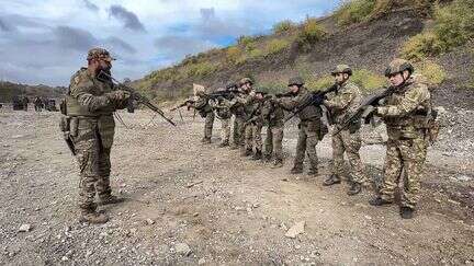 Guerre en Ukraine : comment des combattants étrangers viennent gonfler les rangs de l'armée russe, parfois malgré eux