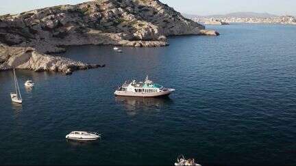 Marseille : dans les calanques, des bateaux se mettent à l’électrique