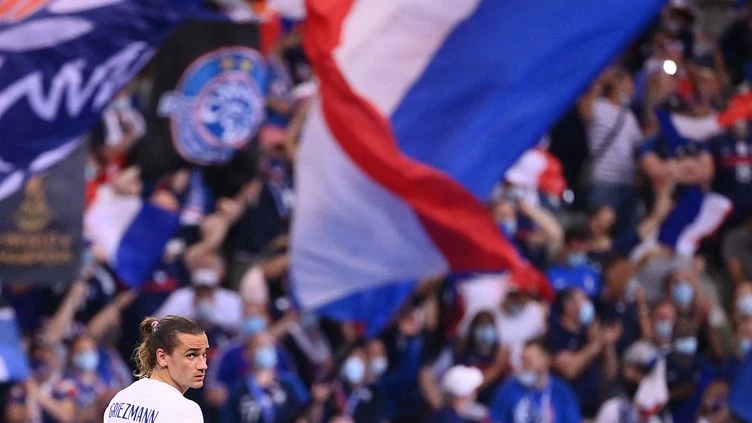 franceinfo junior. Nombre d'arbitres, l'histoire de la compétition... Toutes les questions des enfants sur l'Euro 2021