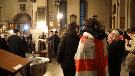 Manifestations en Géorgie : à l'église Saint-Georges-de-Kachvéti, les prêtres tiraillés entre 