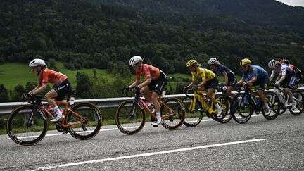 Tour de France femmes : un duel pour le maillot jaune et un final spectaculaire à l'Alpe d'Huez... Suivez la 8e et dernière étape