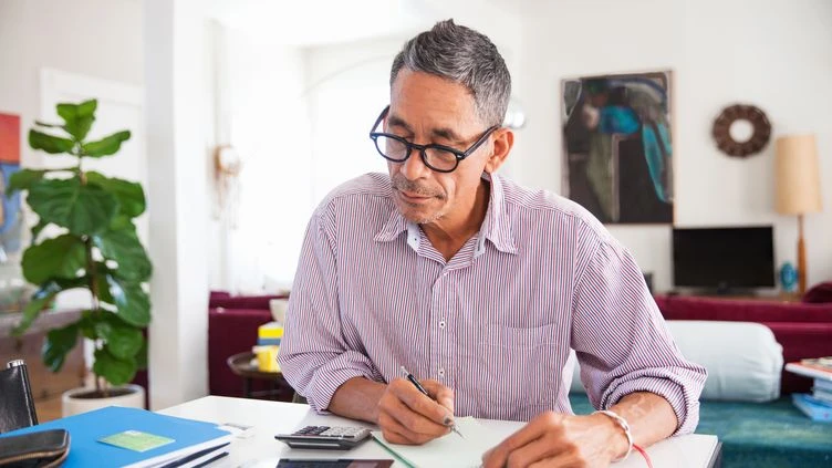 franceinfo seniors. Le principal frein à l’embauche pour les seniors, c'est...d’être senior