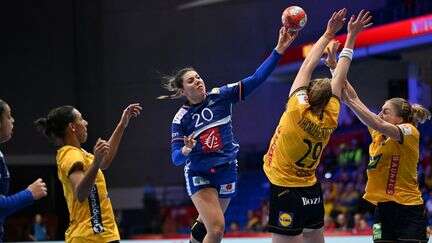 Euro de handball 2024: les Bleues qualifiées pour les demi-finales après leur victoire maîtrisée contre la Suède