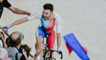 Cyclisme sur piste aux JO 2024 : mots croisés, chute, fausse élimination... La journée de rêve de Benjamin Thomas, médaillé d'or de l'omnium