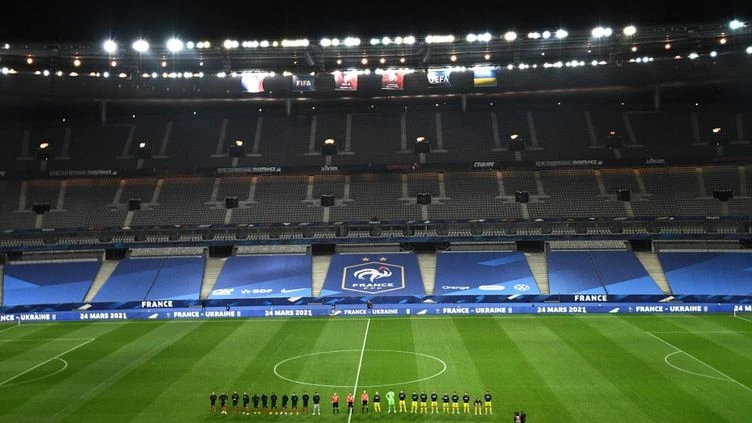 Football : France-Bulgarie se jouera le 8 juin devant 5 000 spectateurs au Stade de France, Roland-Garros réclame aussi une dérogation