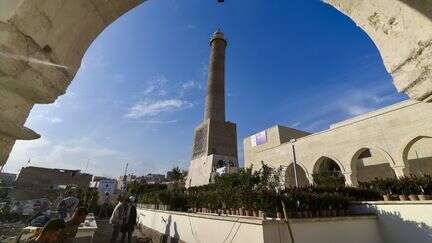 La ville historique de Mossoul retrouve son minaret détruit lors des combats contre l'État islamique