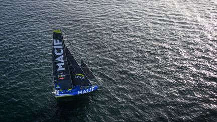 Vendée Globe : Charlie Dalin et Yoann Richomme presque bord à bord en plein milieu de l'océan Pacifique