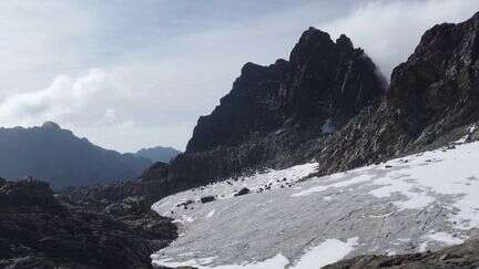 Ouganda : l'impressionnante fonte du glacier du Rwenzori