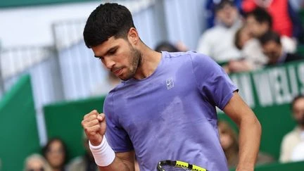 Monte-Carlo : Carlos Alcaraz renverse un Lorenzo Musetti diminué en finale et remporte son premier titre en Principauté