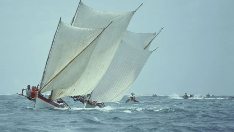 Le journal des Outre-mers. En Martinique, la fameuse course des yoles aura bien lieu cet été, fin juillet