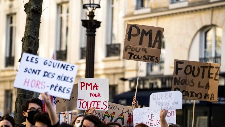 PMA pour toutes : la loi de nouveau examinée à l'Assemblée