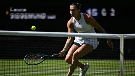 Wimbledon 2025 : la numéro 1 mondiale Aryna Sabalenka se fait une grosse frayeur en quarts de finale