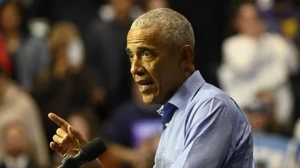 Barack Obama, en campagne pour les démocrates, critique les politiques 