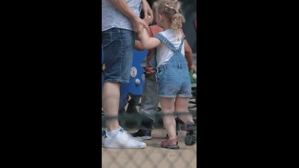 Comment vérifier les profils des babysitters ?