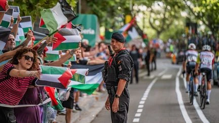 Vuelta 2025 : face aux manifestations pro-palestiniennes récurrentes sur la route, les coureurs déplorent se sentir 
