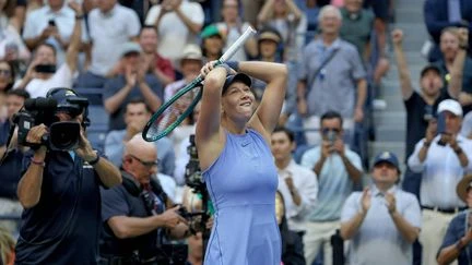 US Open 2025 : Amanda Anisimova prend sa revanche sur Iga Swiatek, Jannik Sinner file vers les demi-finales