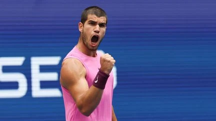 US Open 2025 : Carlos Alcaraz s'impose sans trembler face à Novak Djokovic et se qualifie pour la finale