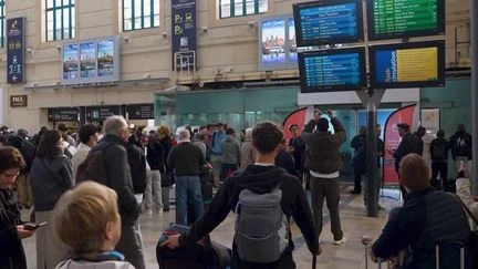 Perturbations sur l'axe ferroviaire Sud-Est : le réseau paralysé par un acte de vandalisme, les passagers s'interrogent