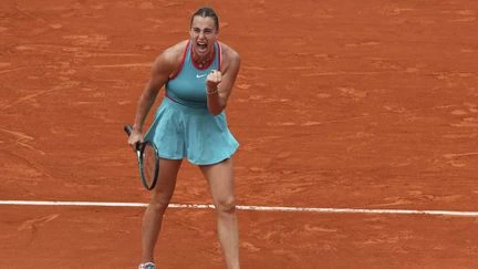 Roland-Garros 2025 : Aryna Sabalenka s'impose en deux sets contre Amanda Anisimova et file en quarts de finale