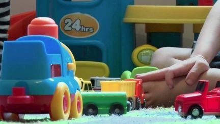 Garde d'enfants : la nouvelle indemnisation adaptée aux revenus, un désavantage pour les familles monoparentales ?
