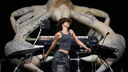 Ce que disent (enfin) les chanteuses : l’agression par un enseignant selon Miki