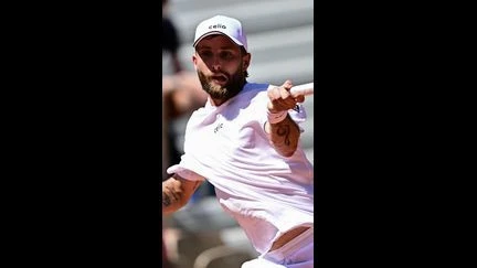 Un festival de services à la cuillère mais une défaite pour Corentin Moutet à Roland-Garros