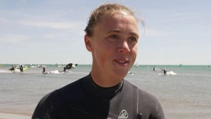 Défi Wind : la championne du monde Justine Lemeteyer présente au rassemblement de planche à voile