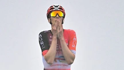 Tour de France 2025 : le Néerlandais Thymen Arensman s'impose en solitaire à Luchon-Superbagnères, Tadej Pogacar et Jonas Vingegaard se neutralisent