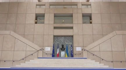 Fonctionnaires : quand les élus taillent dans leurs effectifs