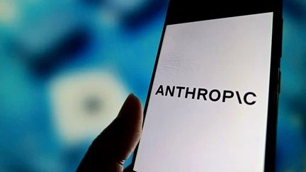 La start-up américaine d'intelligence artificielle Anthropic va verser 1,5 milliard de dollars pour avoir téléchargé illégalement des millions de livres